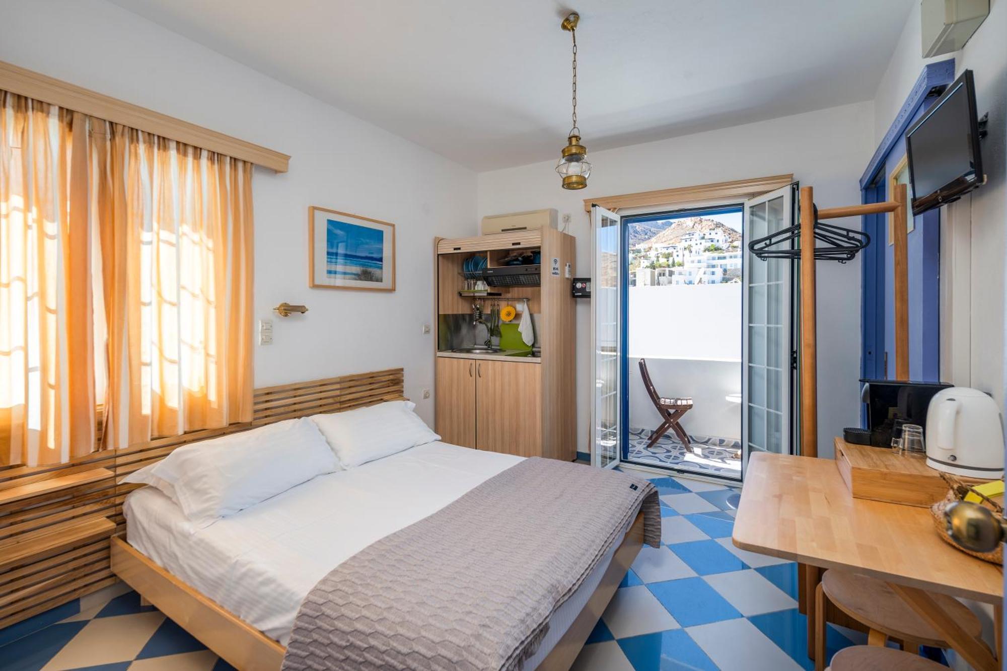Bofor Studios & Rooms Livadakia 객실 사진