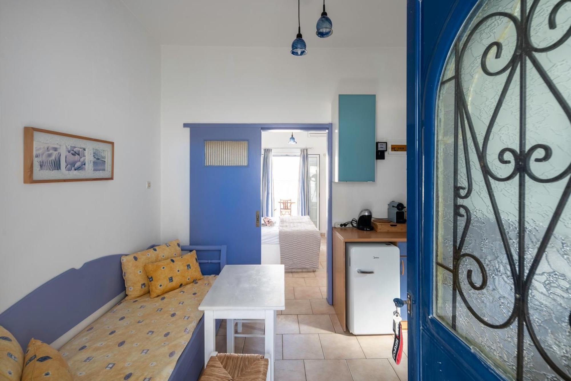 Bofor Studios & Rooms Livadakia 객실 사진