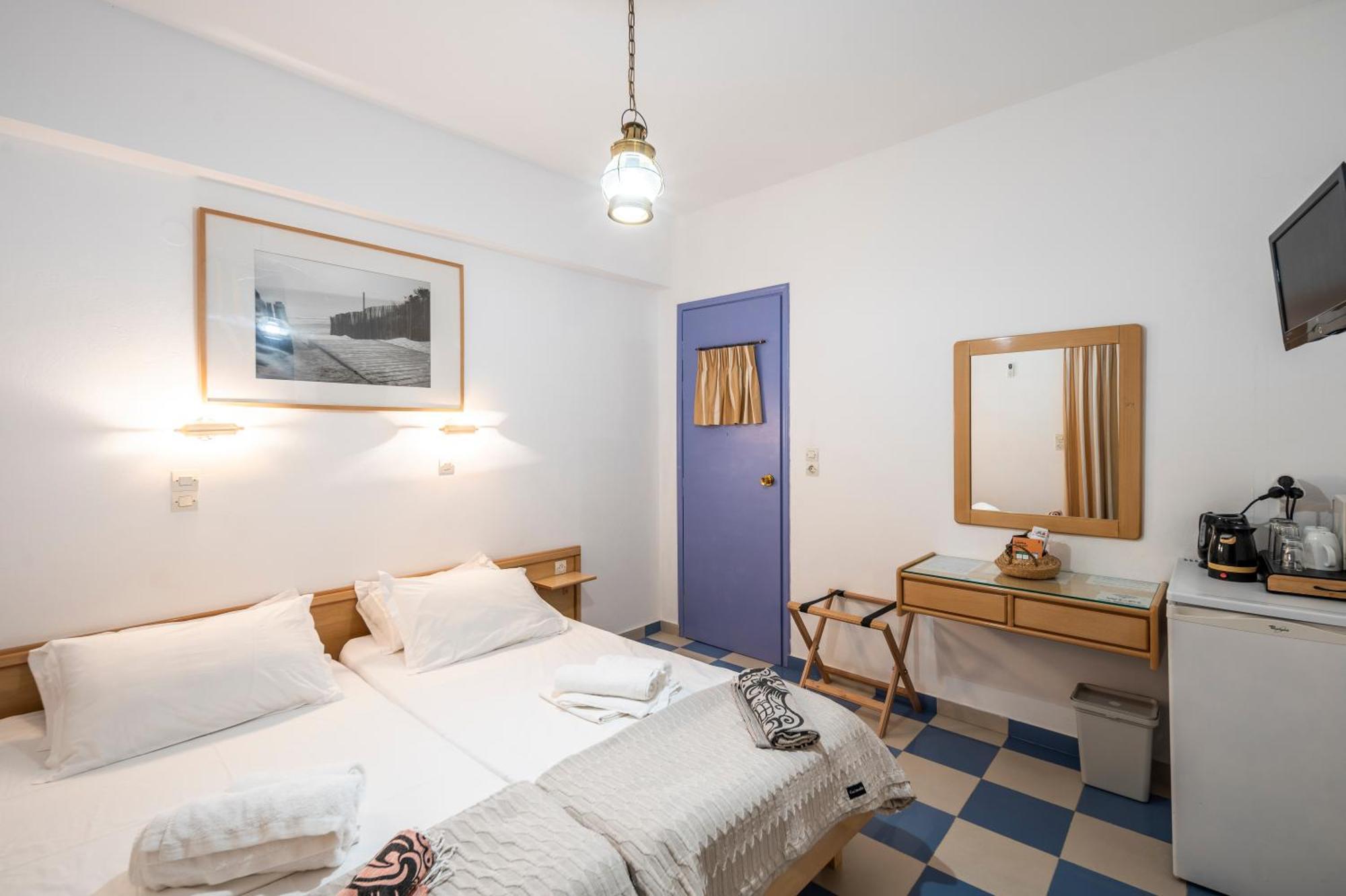 Bofor Studios & Rooms Livadakia 객실 사진