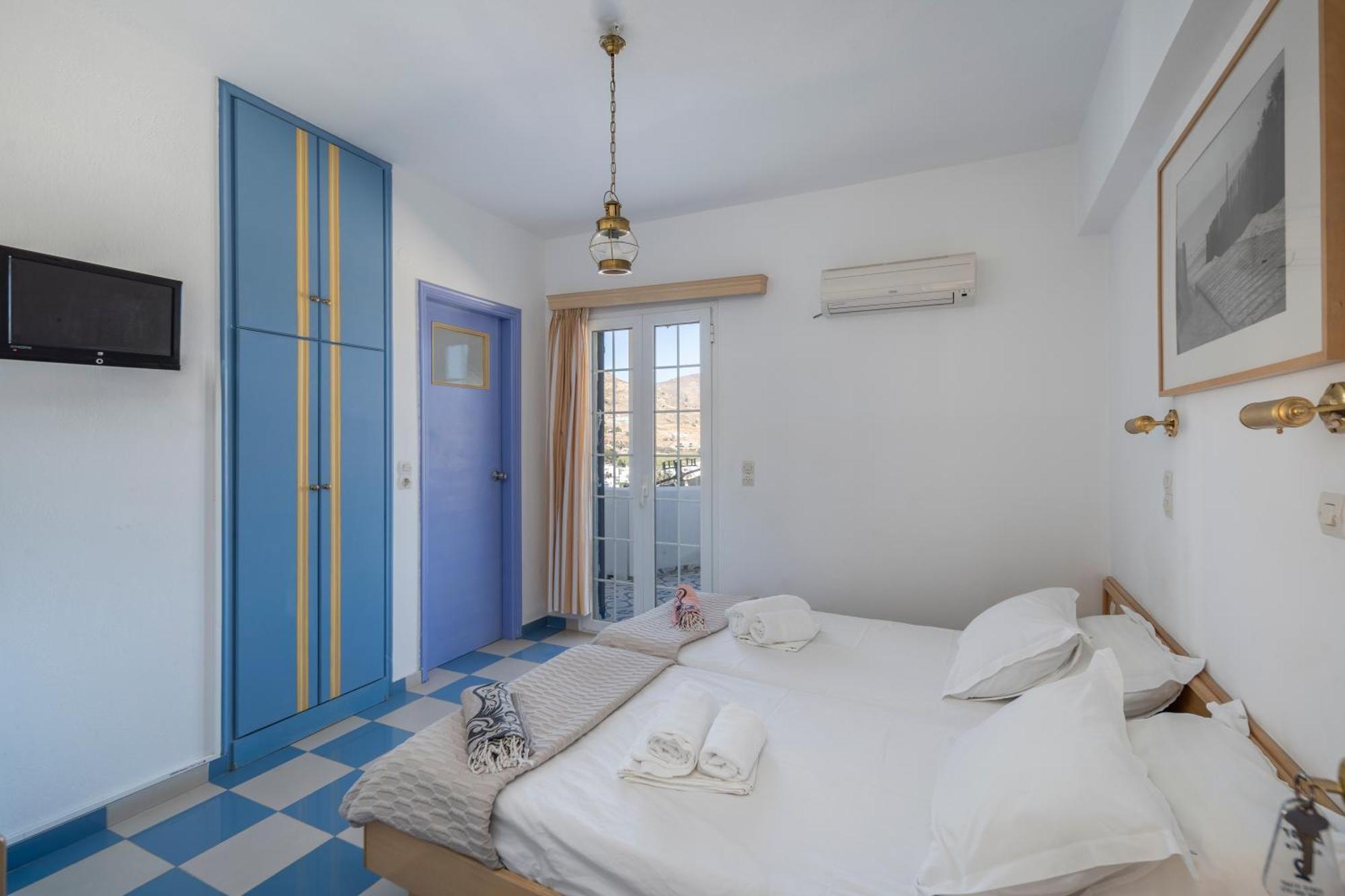 Bofor Studios & Rooms Livadakia 객실 사진